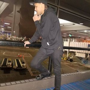 Meet your Posher, Yomerdy capellan